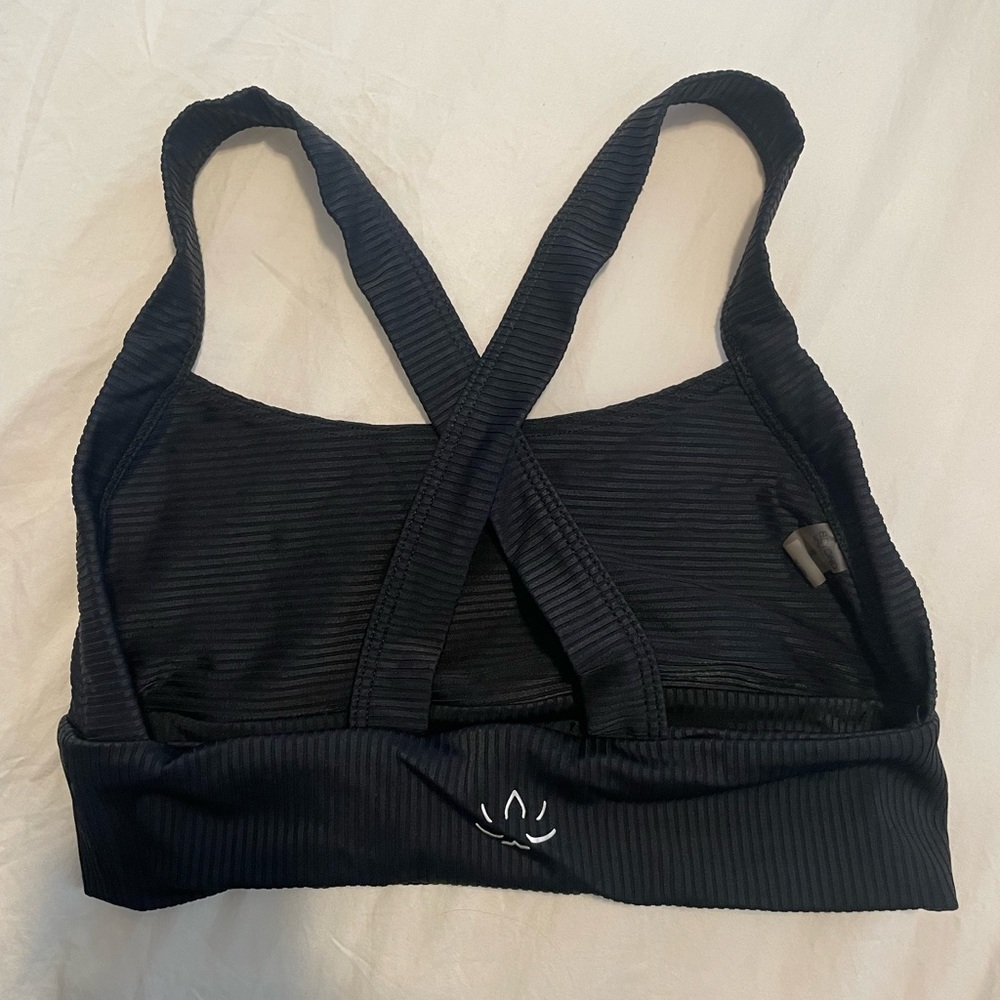 Beyond Yoga “Line of the Times” Sports Bra - Light Support